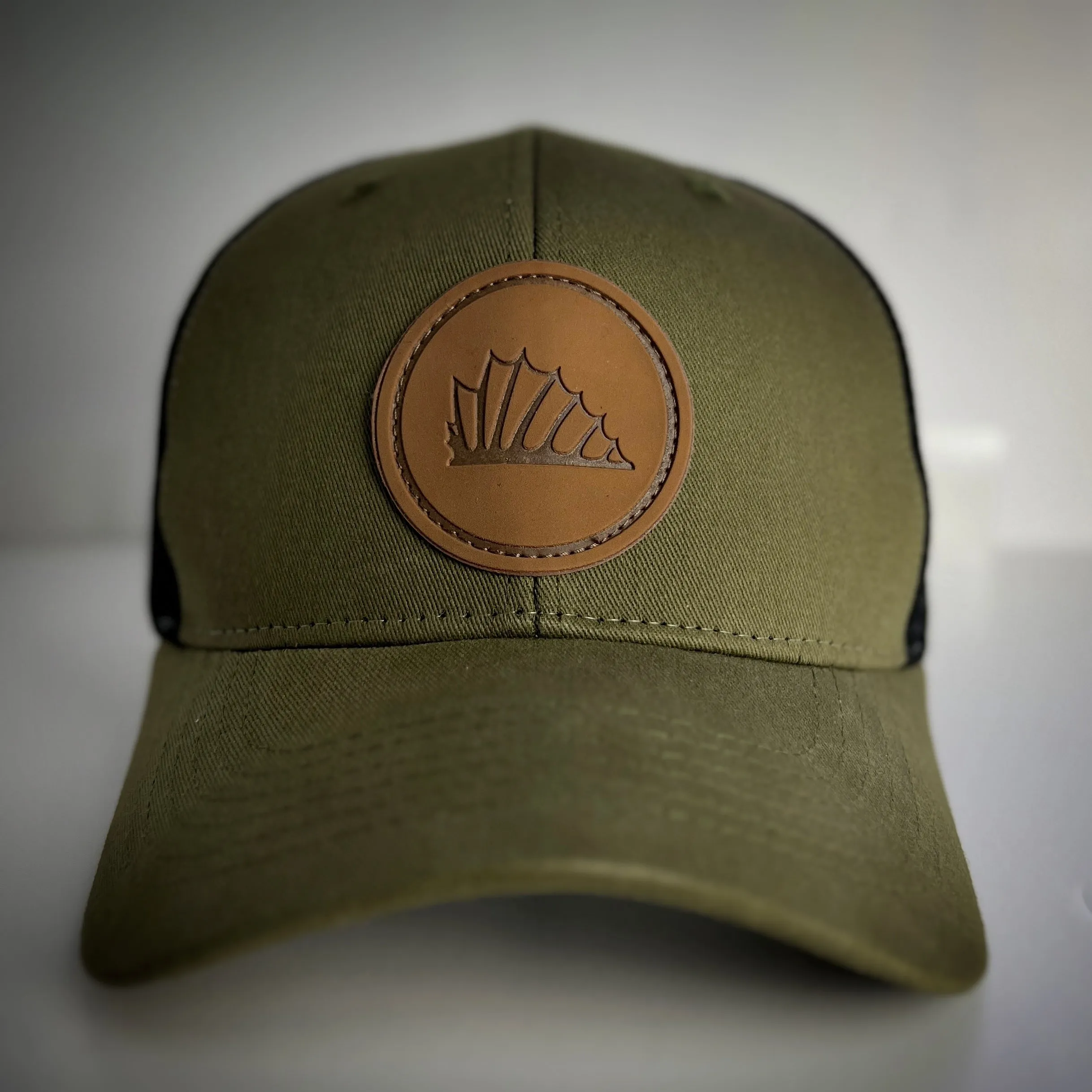 Fin Up Signature Trucker - Khaki & Black