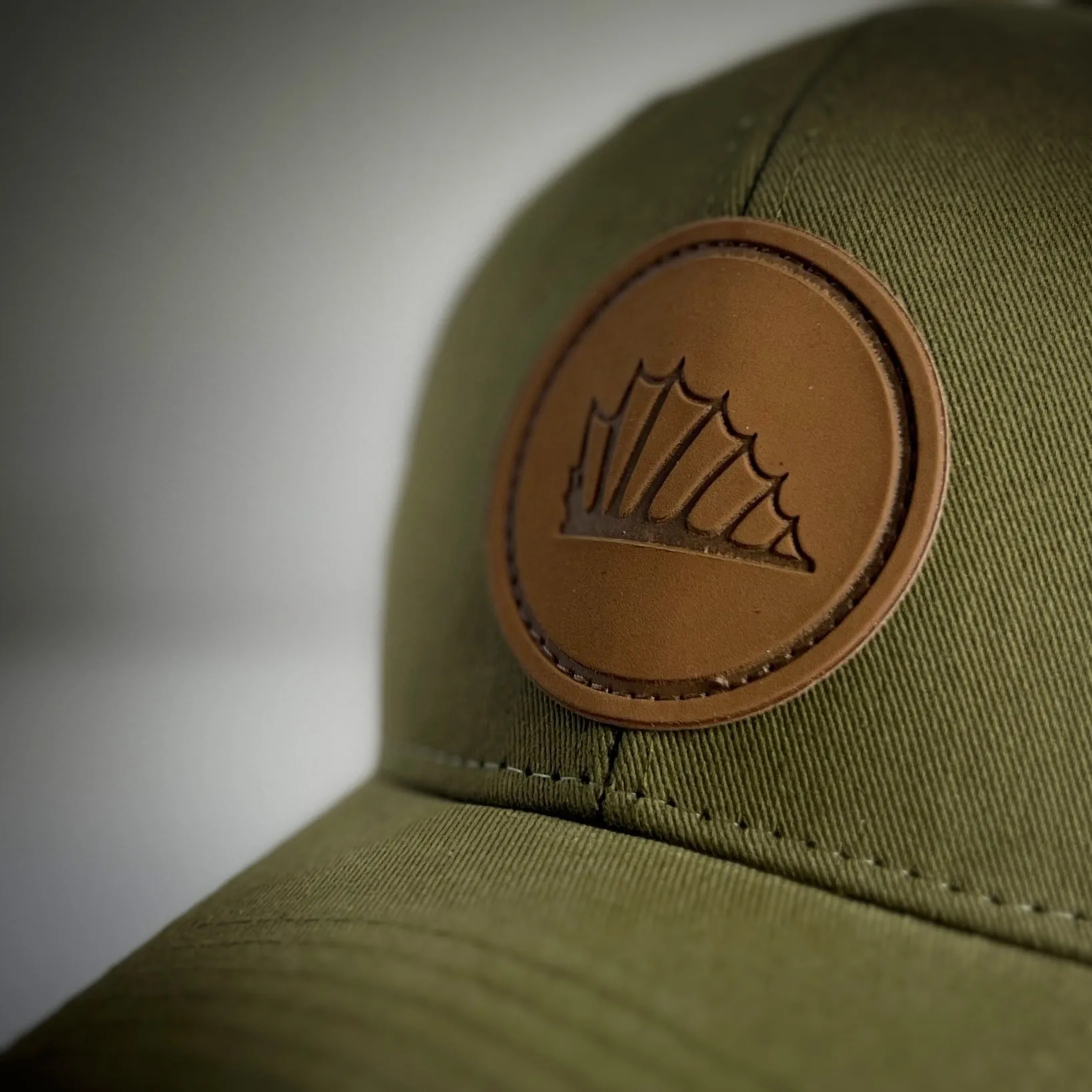 Fin Up Signature Trucker - Khaki & Black