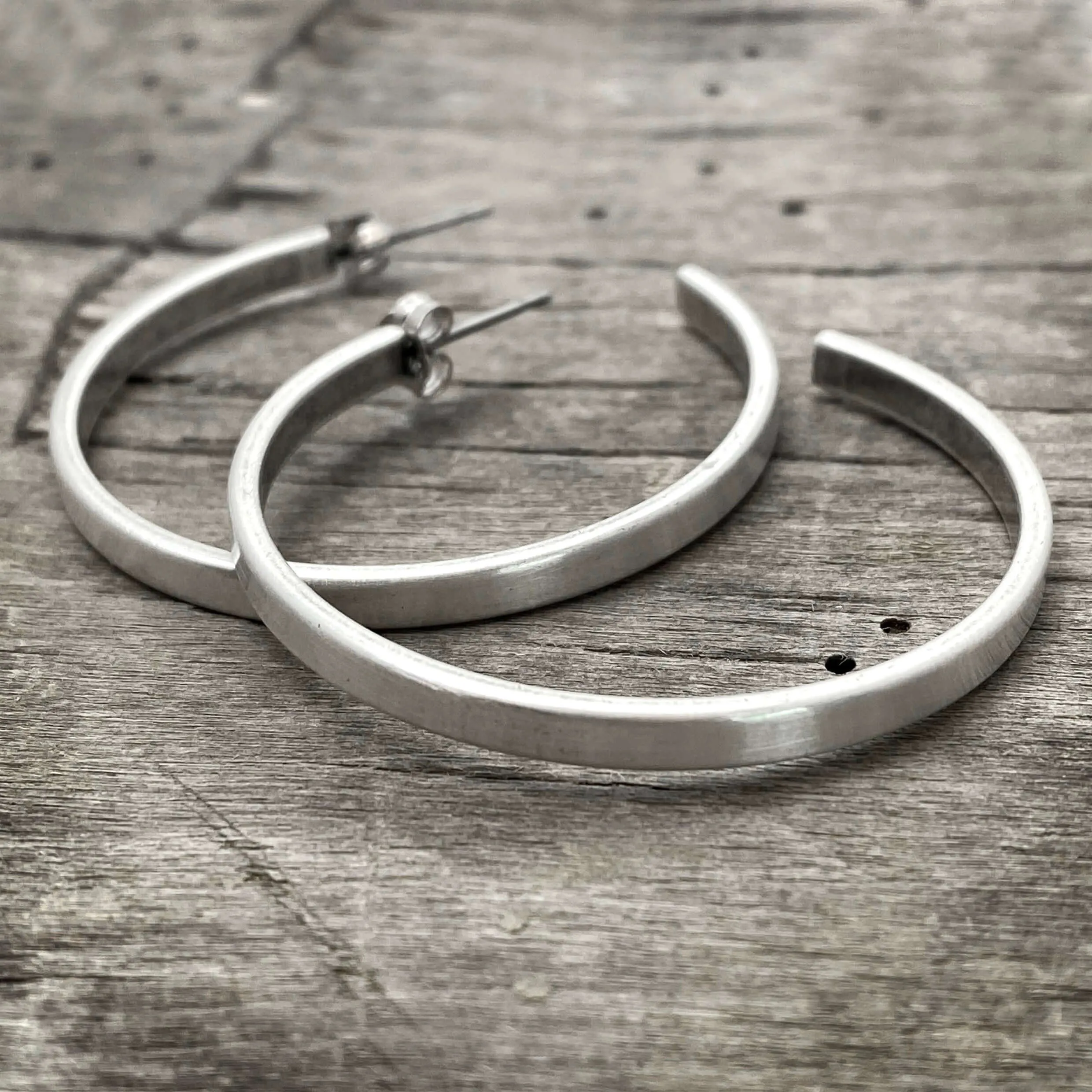 Simple Medium Hoop Earrings